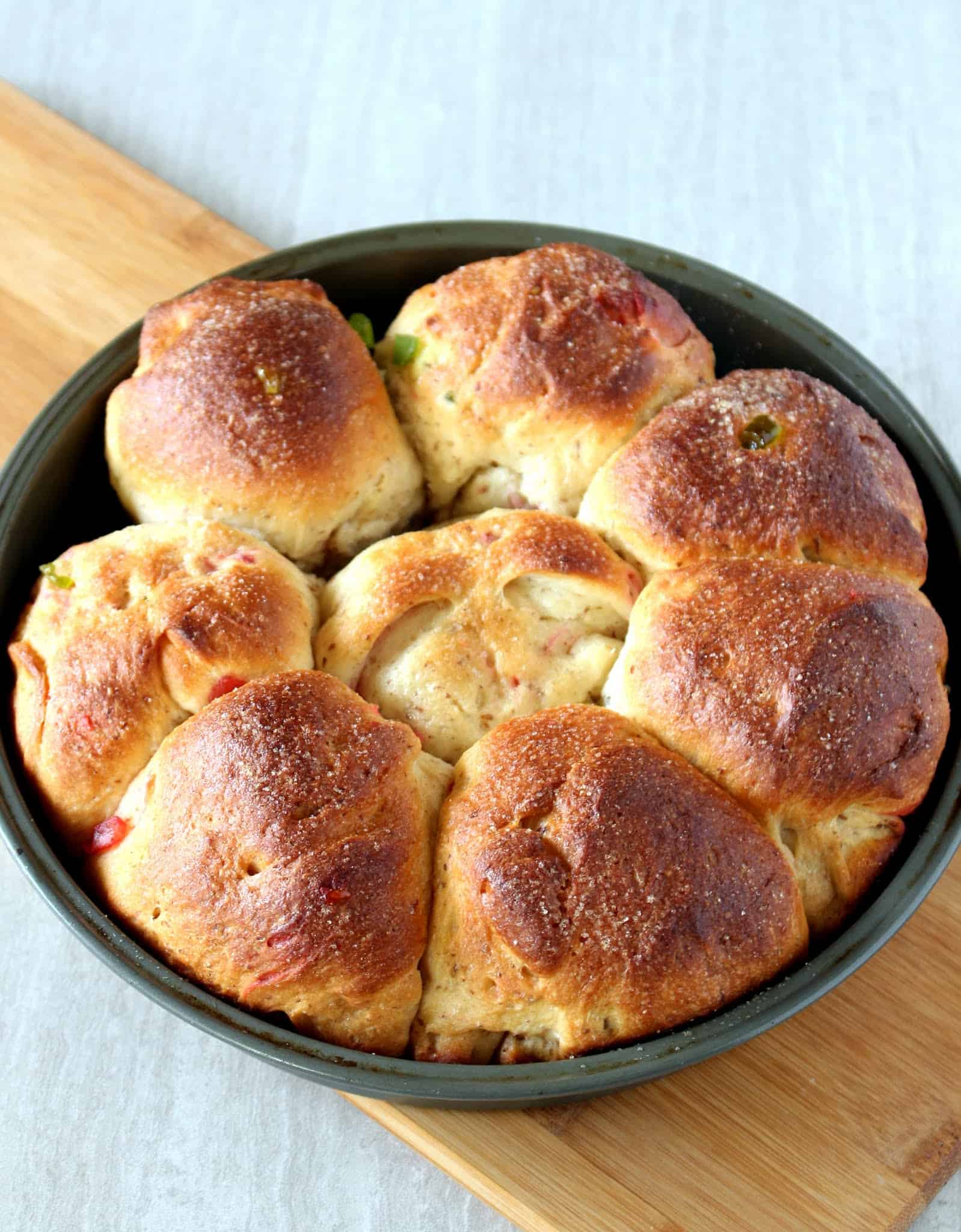 Pull apart Sweet buns in a tray