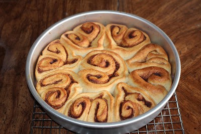 baked cinnamon rolls 