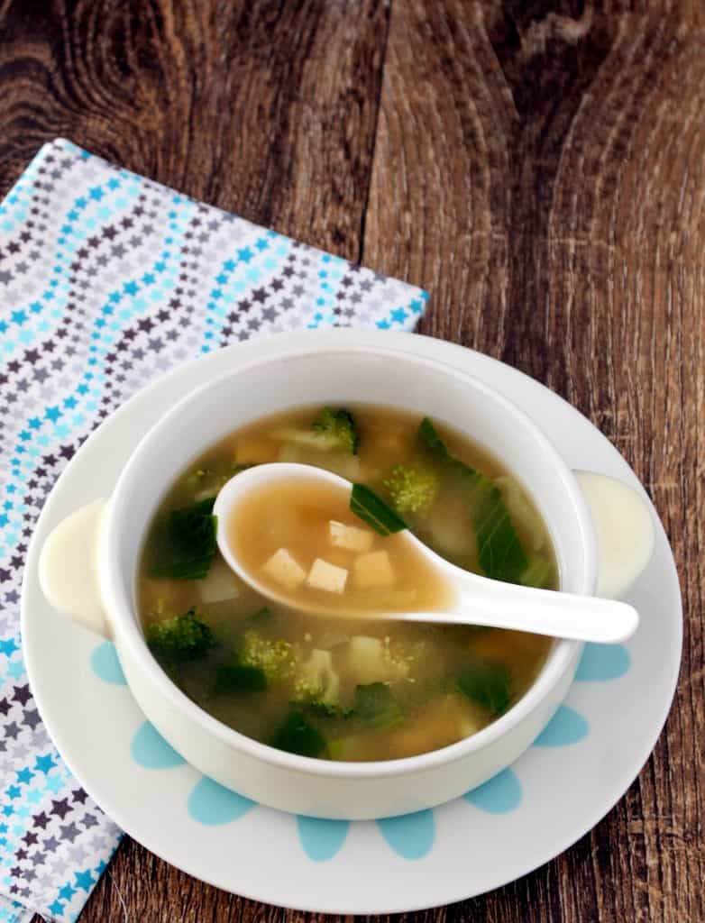 Easy to make Vegetarian Miso Soup.