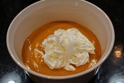 Mango pulp with whipped cream