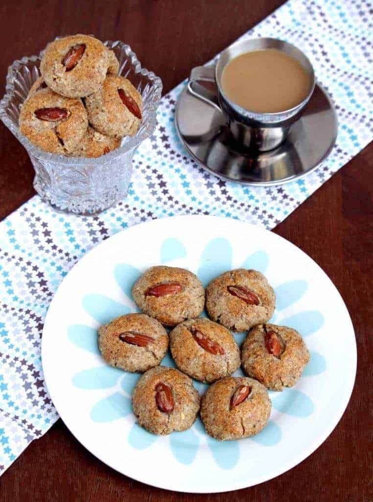  Chinese Almond Cookies with tea