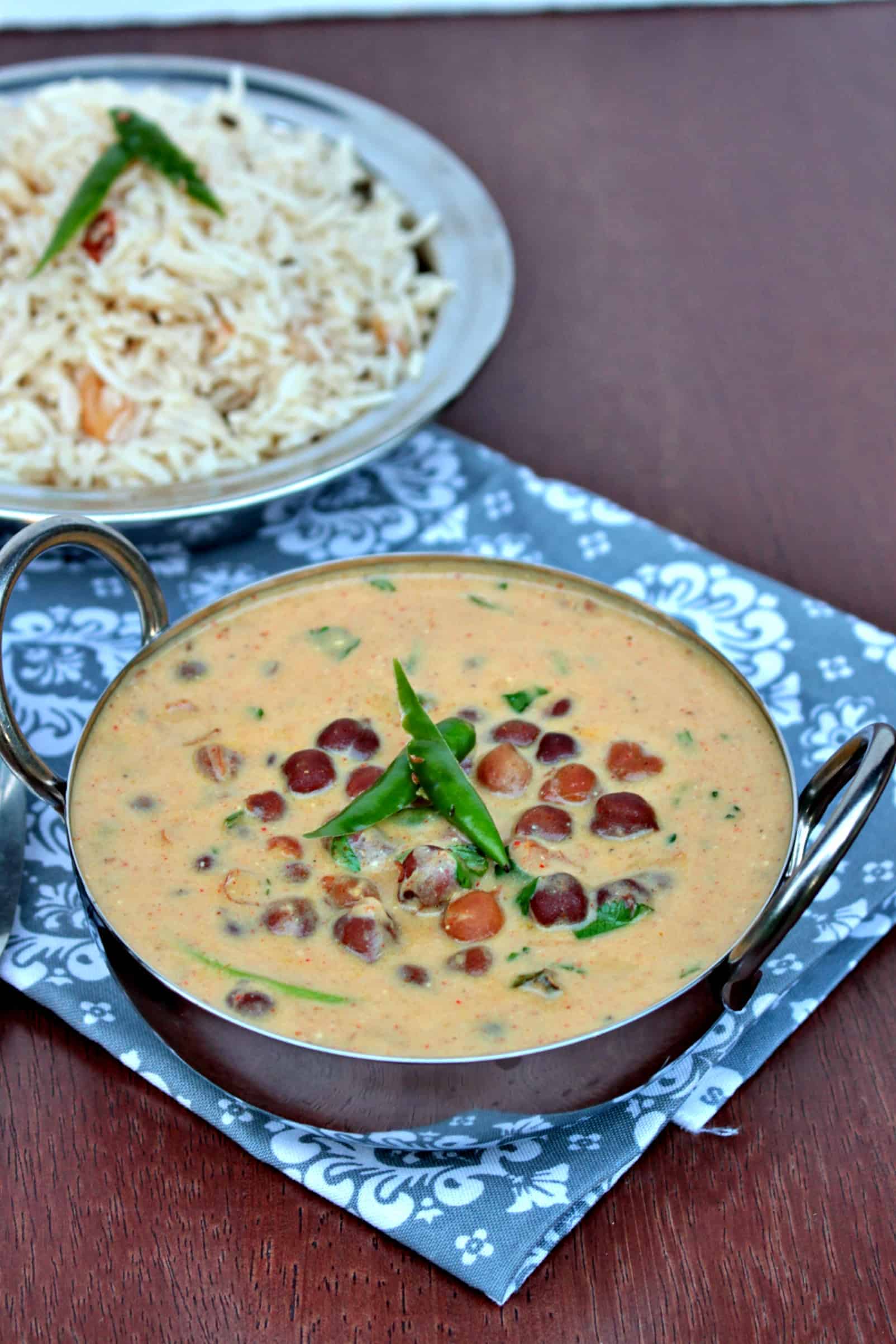 chickpeas curry in a bowl 