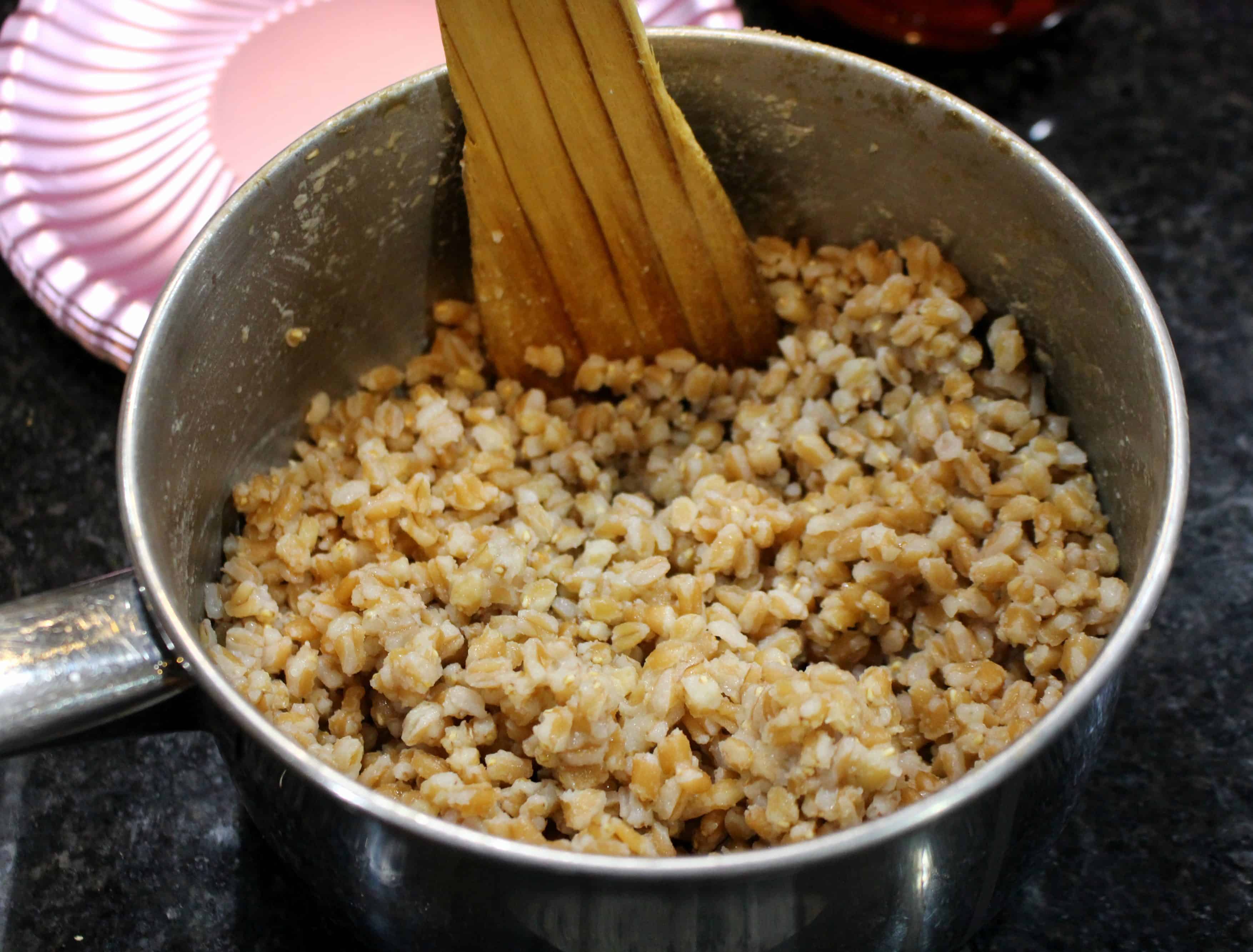 cooked farro grain in a pot