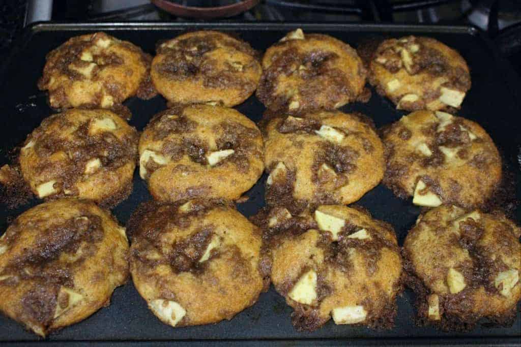 Apple Muffins with Cinnamon Apple Crumb